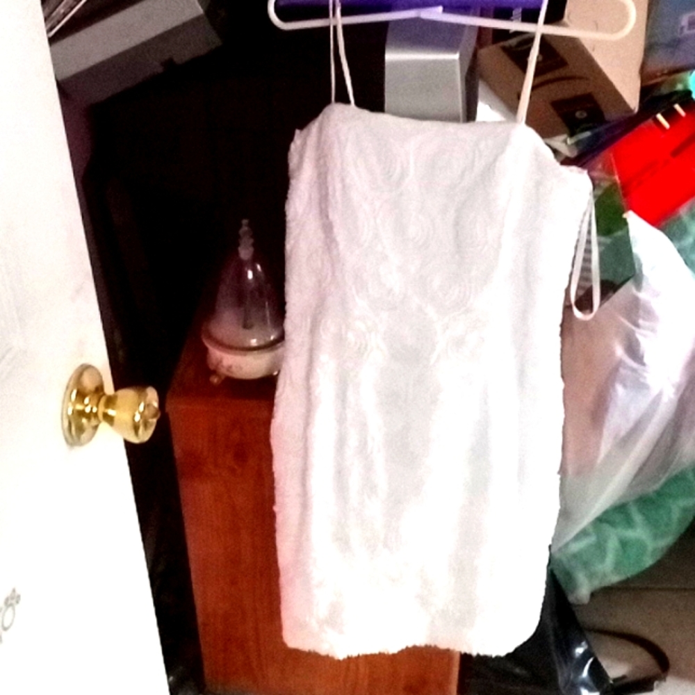 Calvin Klein dress size 4 white zip up back roses